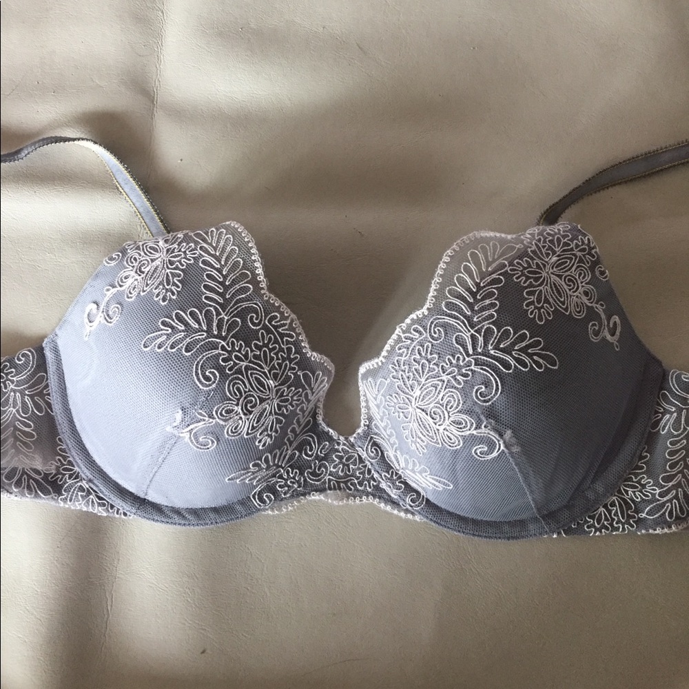 Victoria Secret Demi uplift bra. 34B